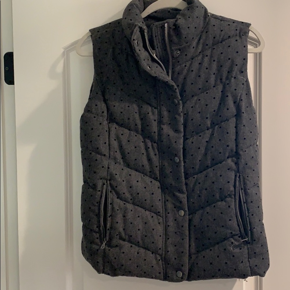 Gap vest gray with black dots